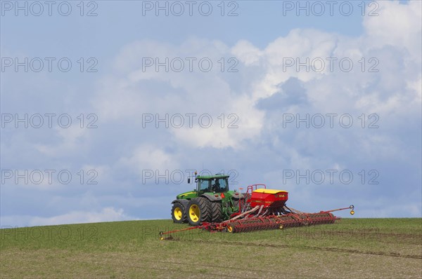 John Deere 8530 tractor with Vaderstad seed drill