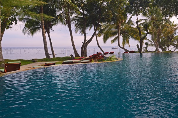 Swimming pool with sea view