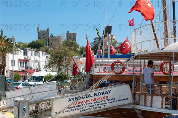 Harbour promenade with view of fortress