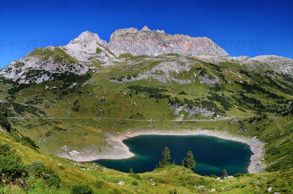 Formarinsee and in the background the Rote Wand