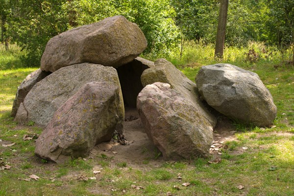 Grosssteingraeber on the Salzhaff