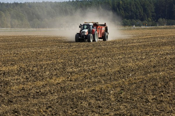 Steyr tractor with manure spreader