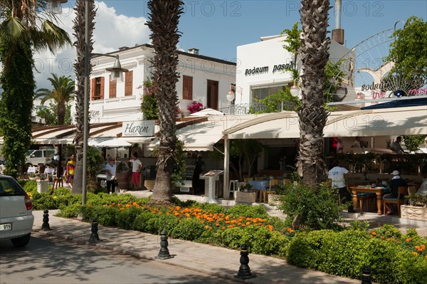 Restaurants on harbour promenade