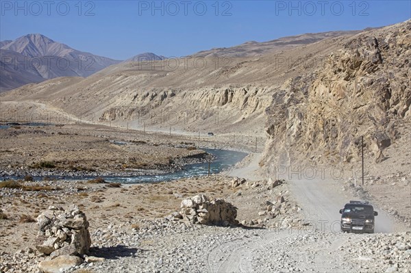 4WD vehicles on the Pamir Highway