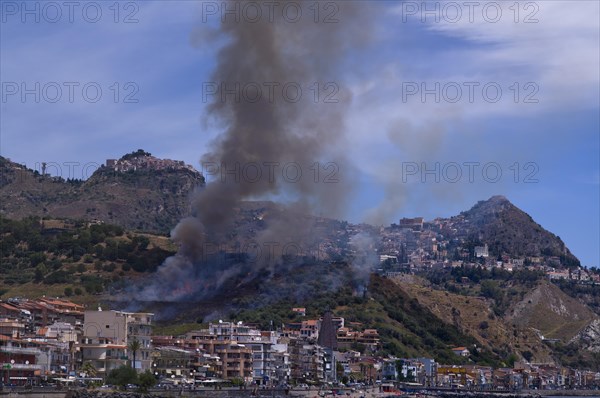 Heatwave causes forest fires between Giardini-Naxos and Taormina