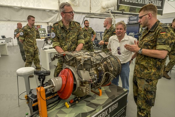 Visitors Engine NH 90