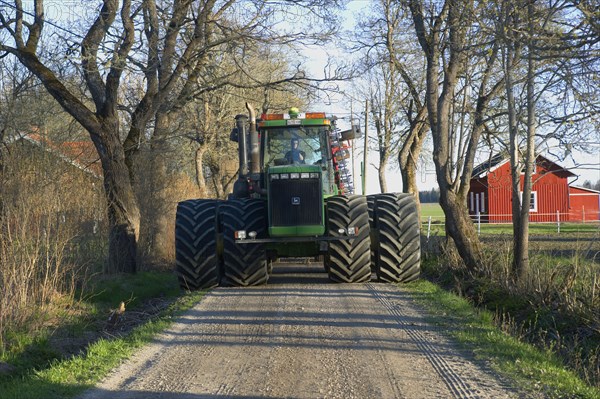 John Deere 9400 tractor with two wheels