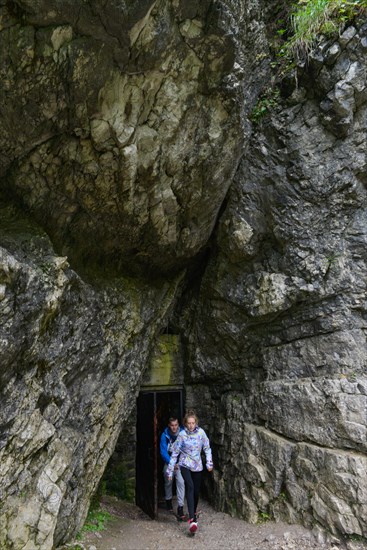 Jaskinia Mrozna Cave