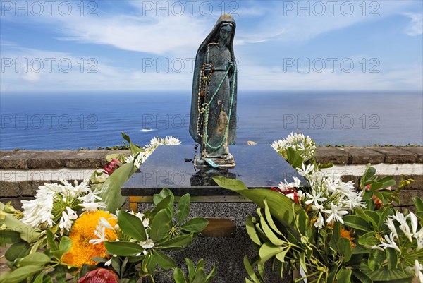 Small statue Virgin Mary