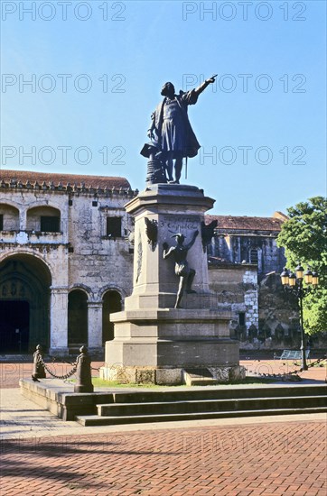 Columbus Monument