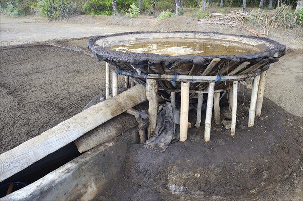 Sand filter for filtering the seawater in front of extracting sea salt