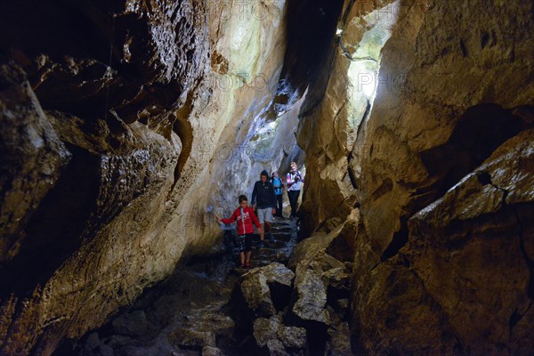 Jaskinia Mrozna Cave