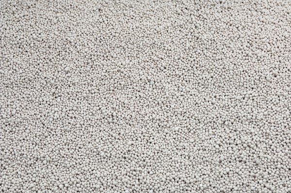 Nitrogen granular fertilizer