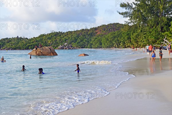 Evening bathing fun at Anse Lazio