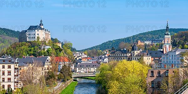 Town view with Upper Castle