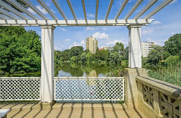 Colonnade at the Great Cascade