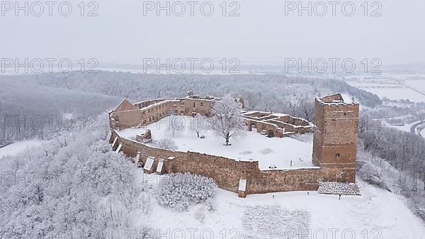 Gleichen Castle in the snow