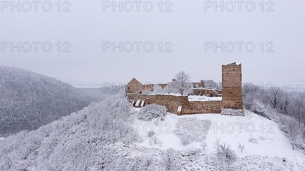 Gleichen Castle in the snow