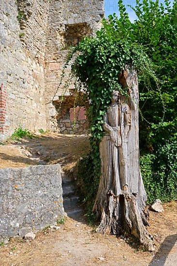 Wooden sculpture Knight by Olga Kaulikova