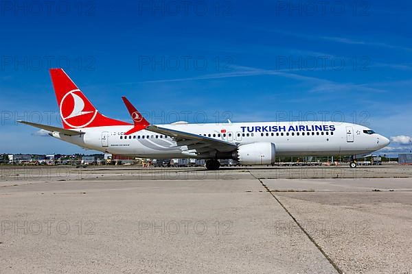 A Turkish Airlines Boeing 737 MAX 8 with registration TC-LCS at Stuttgart Airport