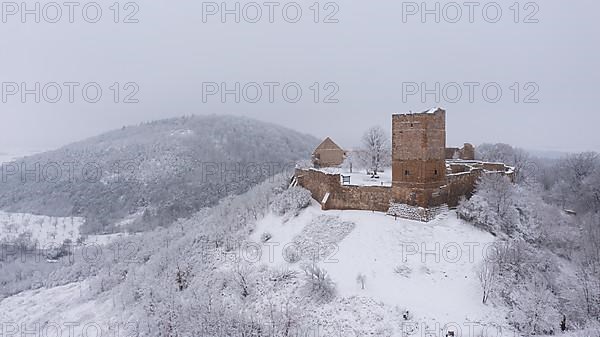 Gleichen Castle in the snow