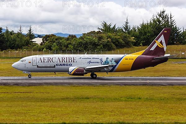 A Boeing 737-400