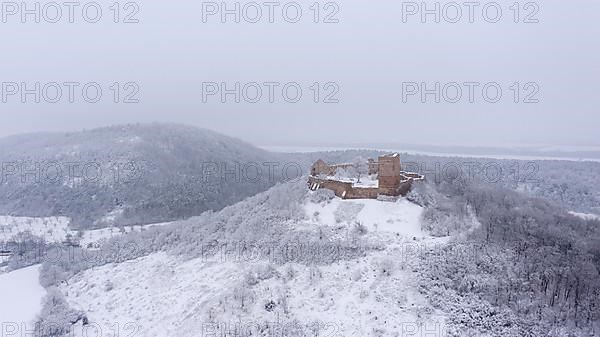 Gleichen Castle in the snow