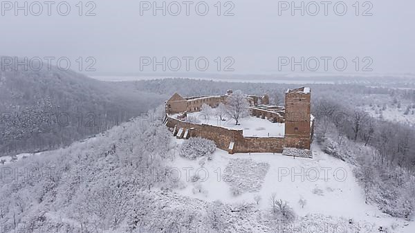 Gleichen Castle in the snow