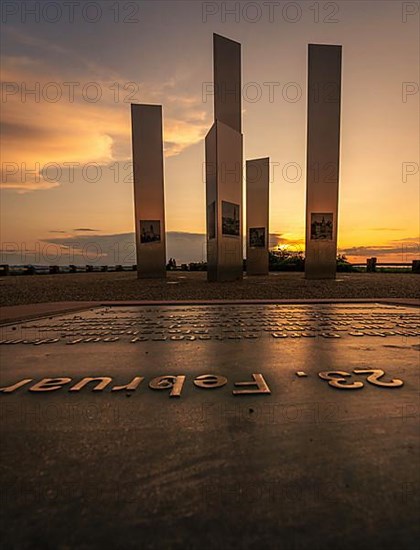 Historic stealing of the memorial in the evening light