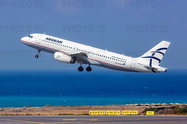 An Airbus A320 aircraft of Aegean Airlines with registration number SX-DVW at Heraklion Airport