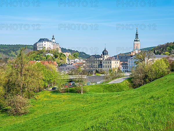 Town view with Upper Castle