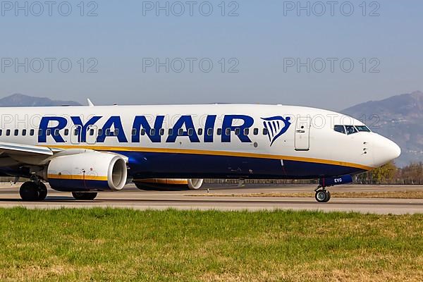 A Ryanair Boeing 737-800 aircraft with registration EI-EVG at Bergamo Orio Al Serio Airport