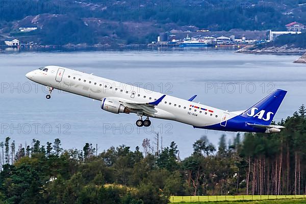 An Embraer 190 aircraft of SAS Scandinavian Airlines with the registration SE-RSM at Bergen Airport