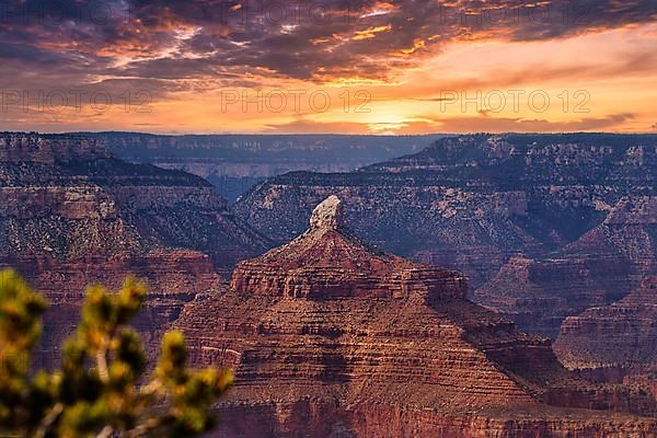 Sunset over the impressive Grand Canyon