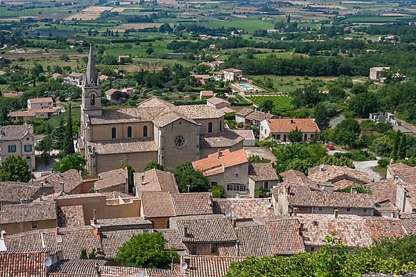 Village view with the church eglise haute