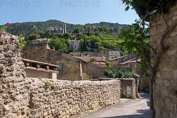 Alley in the medieval village of Oppede-le-Vieux