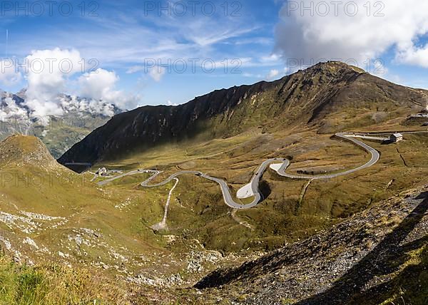 Mountain panorama with Edelweissspitze