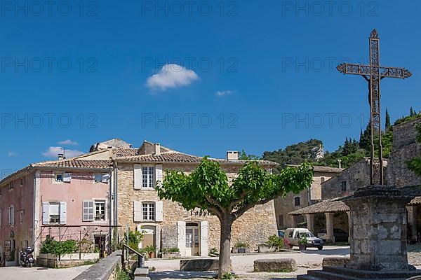 Village square in Oppede-le-Vieux