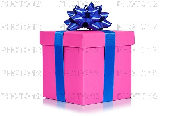 Gift birthday christmas birthday gift box pink pink cut out in Stuttgart