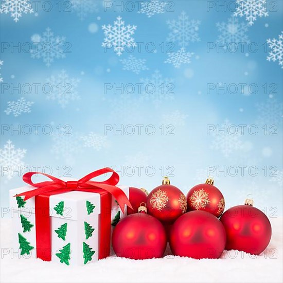 Christmas Christmas Gifts Snow Square Card Christmas Card Decoration Red Christmas Balls Text Free Space in Stuttgart