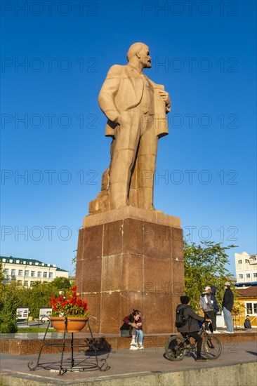 Lenin statue on Lenin square