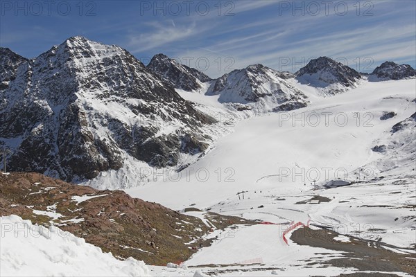 Skiing area Pitztal Glacier