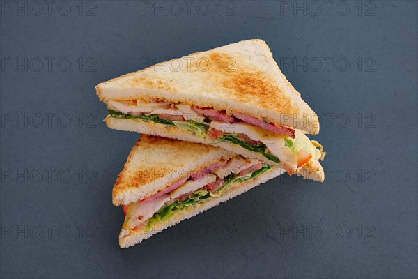 Club sandwich with cheese