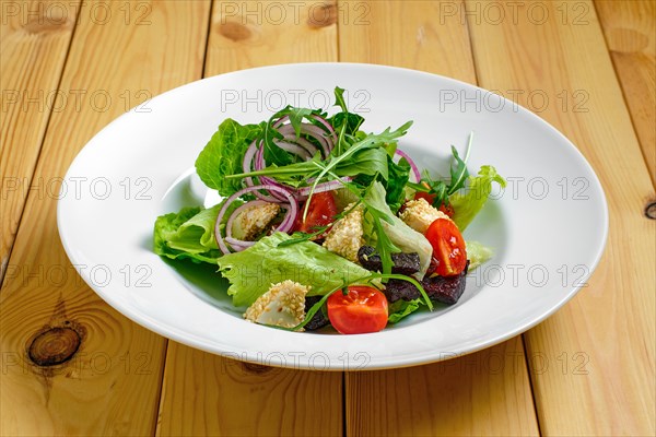 Lenten salad with onion