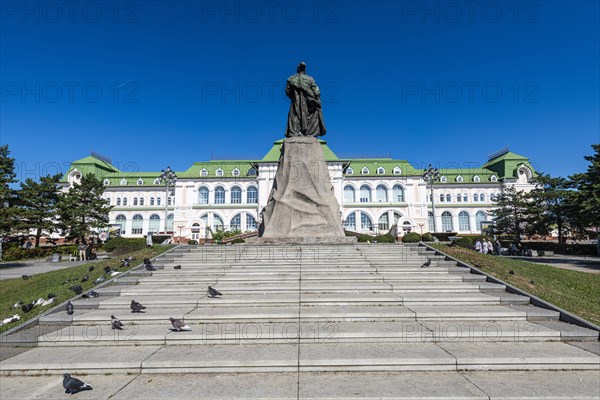 Monument Yerofeyu Pavlovichu Khabarovu