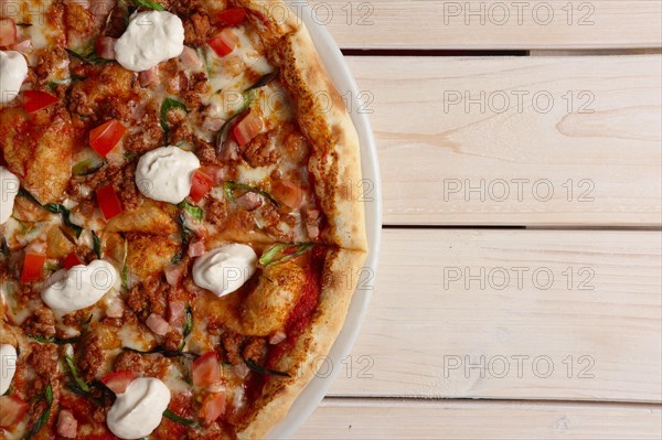 Mexican pizza with fried mince and mozzarella