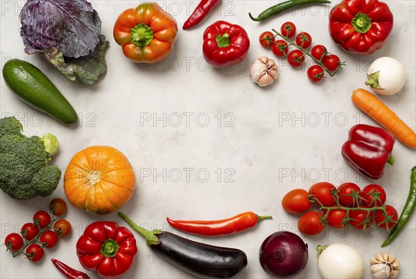 Different vegetables circular frame