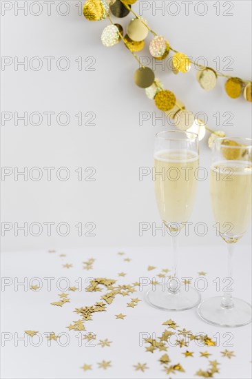 Champagne glasses with spangles table