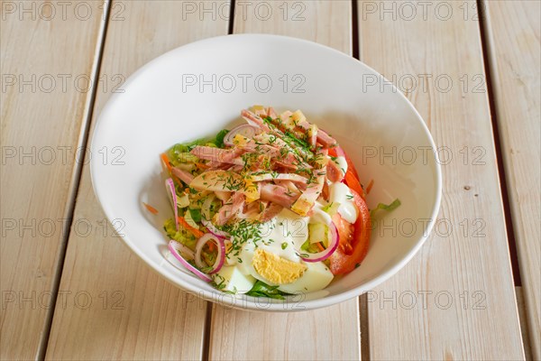 Salad with ham