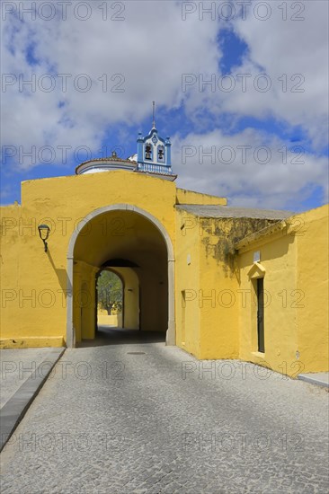 Corner or Esquina outer gate